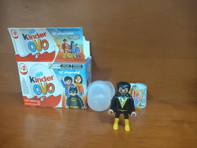 Adão Negro (Black Adam) - Kinder Ovo coleção DC Playmobil