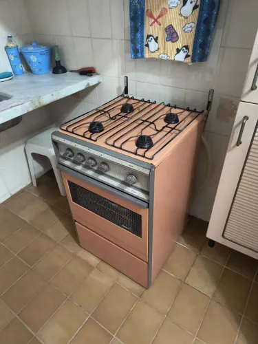 Vendo fogao 4 bocas retro funciona perfeitamente