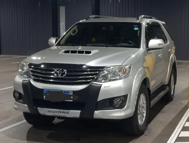 Toyota Hilux SW4 SRV D4-d 4X4 3.0 TDI Dies. AUT 2013
