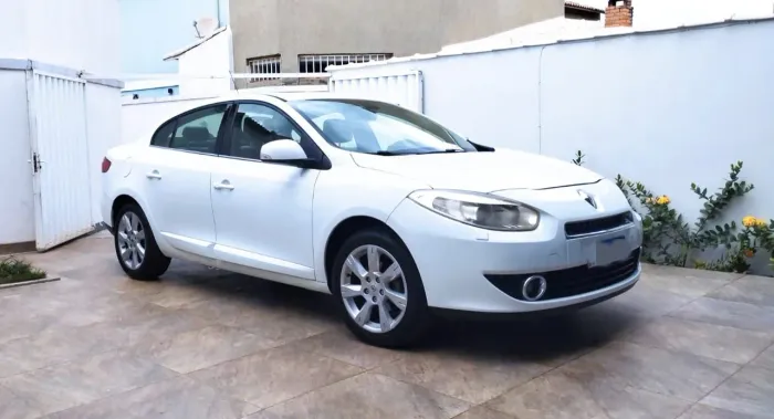 Renault Fluence Sedan Privilège 2.0 16V Flex AUT 2013