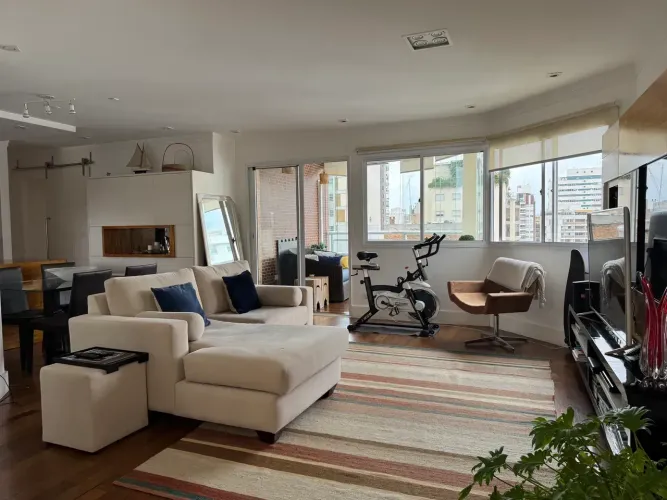 Oportunidade - Apartamento reformado, andar alto
