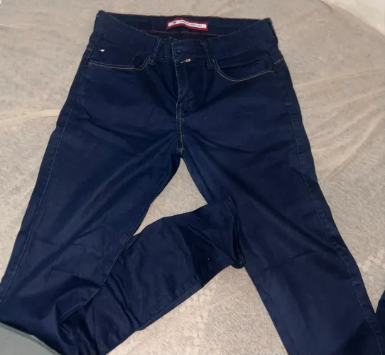 Calça jeans modelo skinny