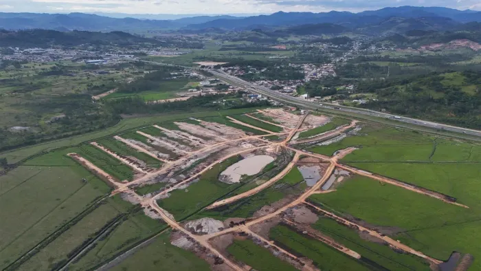Terreno residencial, 200m² parcelamento direto 168x em Pescaria Brava SC