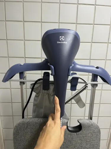 Vaporizador de Roupas Electrolux Expert STEAMER 