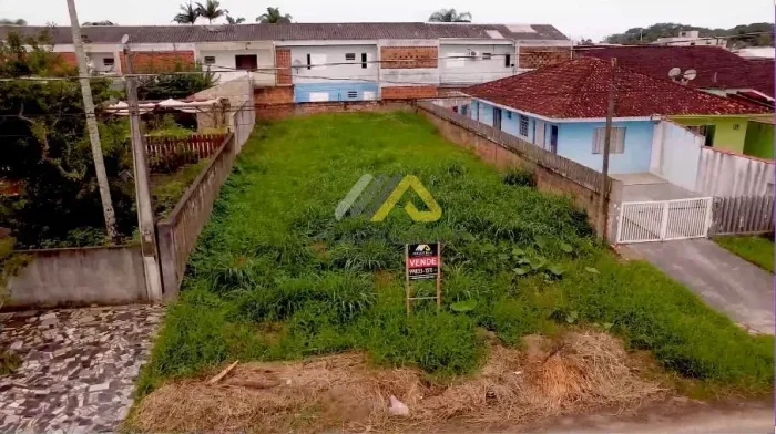 Terreno no bairro Cohapar com ótima localização, já aterrado.