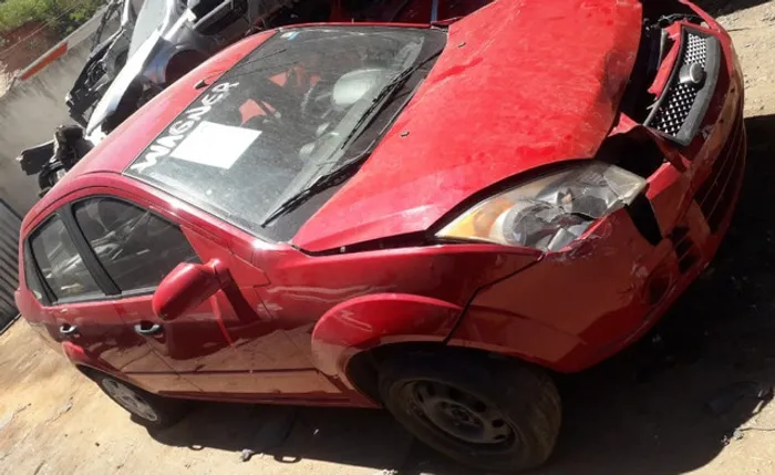 Sucata ford/fiesta 1.0 flex sedan 2008 (só para venda de peças )