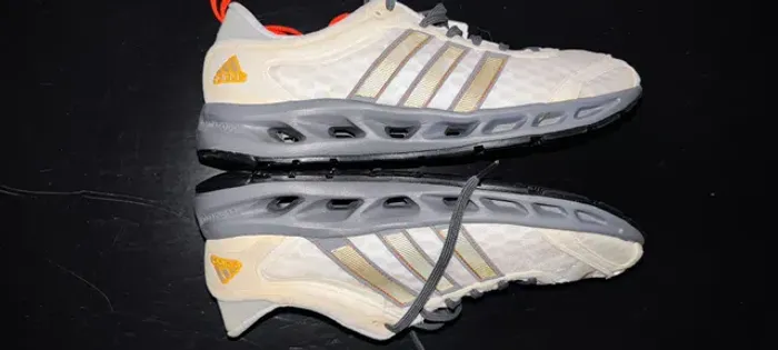 Tênis Adidas 42
