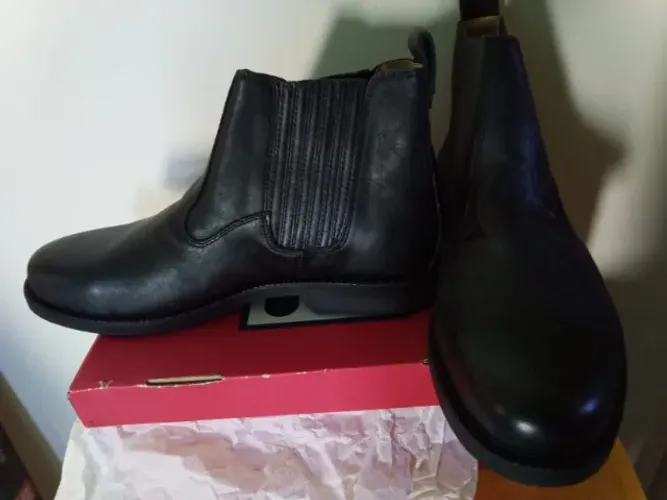 Par de Botas  tam 44 masculina Botinas Fazendeiro Cowboy em couro legitimo preto 