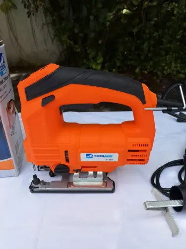 Serra tico tico 800w de potência, 220v. TOOLMIX, na embalagem lacrada