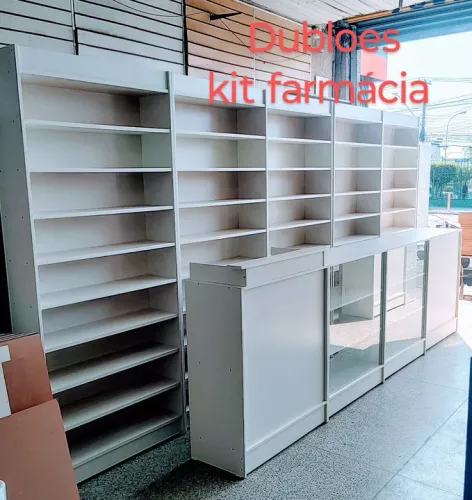 kit prateleiras+ caixa + vitrine