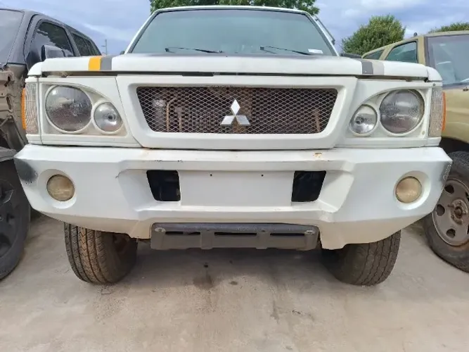 Parachoque Dianteiro L200 gl gls quadrada 1995/2006
