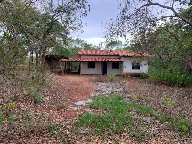 Sitio 20.000m² casa, terreno todo cercado, apenas 300m do Rio das Velhas, Baldim.