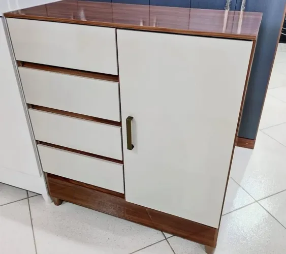 Cômoda 4 gavetas NÃO ENTREGO E NÃO DESMONTO RETIRAR EM JANDIRA 400,00