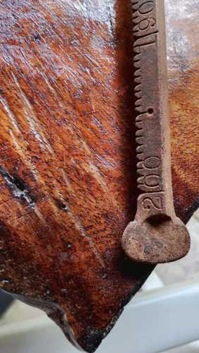 Antiga balança varão de Ferro.