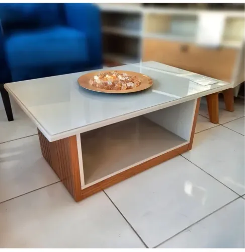 Mesa de Centro Moderna com Tampo de Vidro