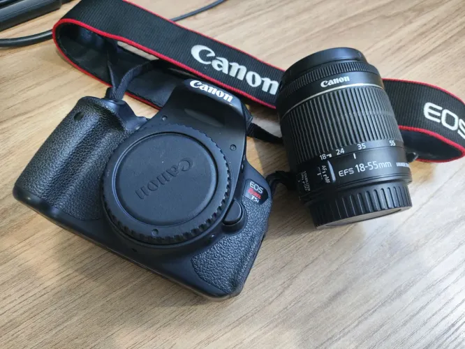 Canon EOS Rebel T5i - Câmera Digital DSLR