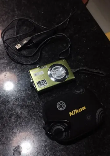 Nikon Coolpix S3000