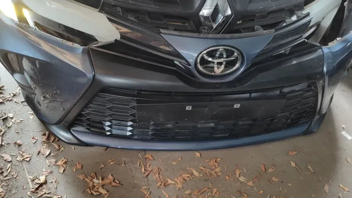 F para-choque dianteiro Toyota yaris