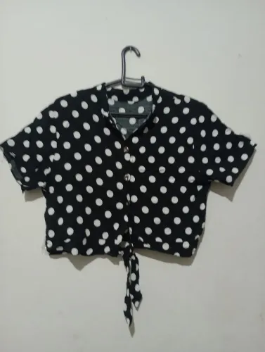 Blusa Feminina Poá - Estilo e Charme!