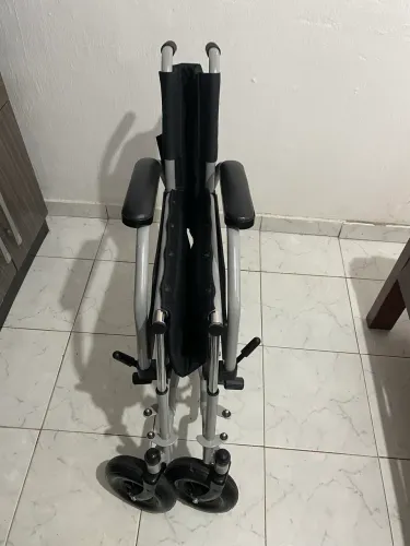 Cadeira de rodas, marca PROCIRURGICA 