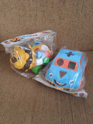 Carros com peças pra encaixar R$60