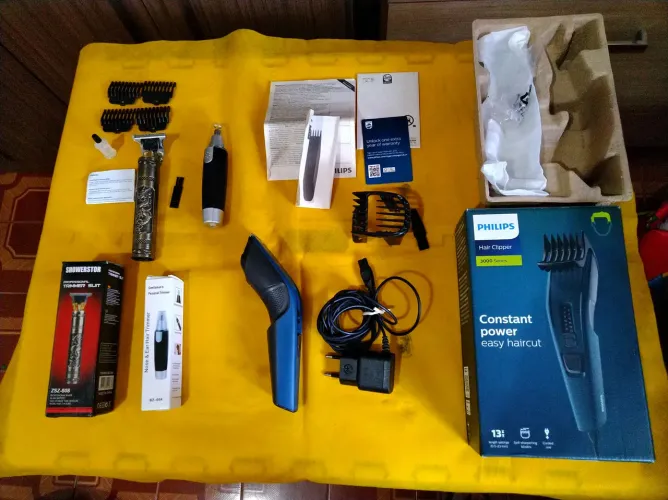 Máquina de cortar cabelos Philips (usada 2 X) + 1 acabamento + 1 para Nariz 