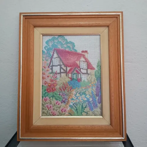 Quadro ponto cruz paisagem de casinha