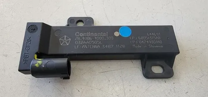 Amplificador De Antena Do Console Jeep Compass 2018 0276