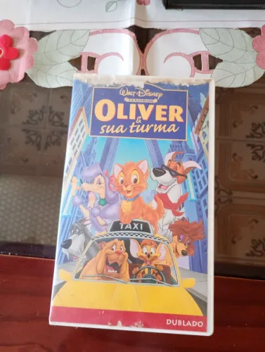 Fita VHS Oliver & Sua Turma - Clássico Disney - Dublado
