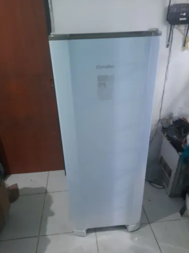 Geladeira Esmaltec