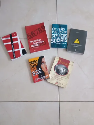 Livros diverso, Matemática, Finanças, Gestão, etc.