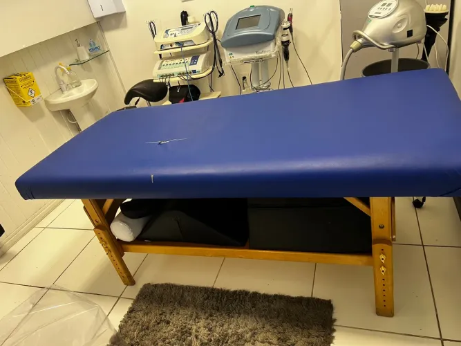 Maca de madeira espaçosa ? Estética, massagem ou fisioterapia