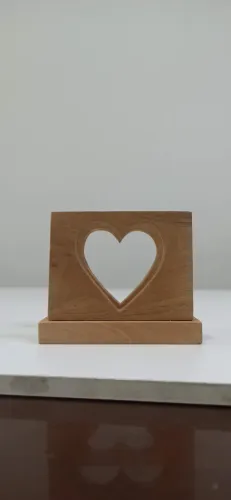 Porta guardanapos com coração vazado