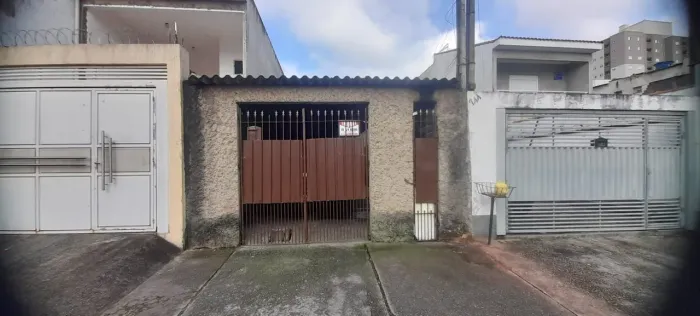 VENDO TERRENO GRANDE COM 4 COMODOS.