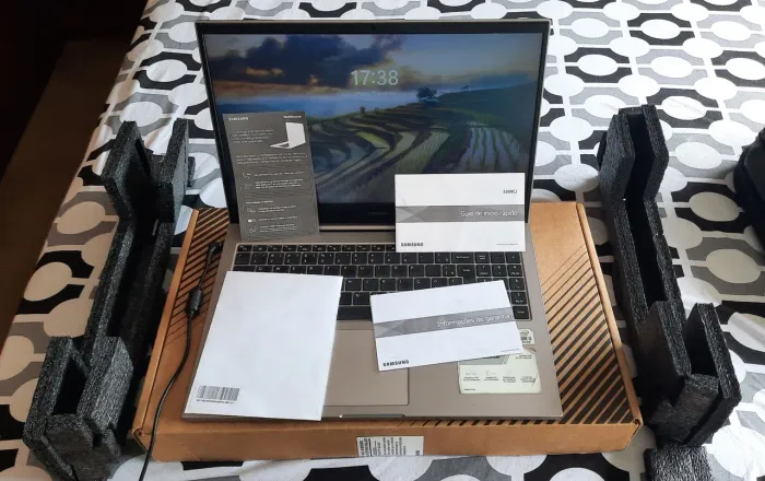 Notebook Sansung Book E30