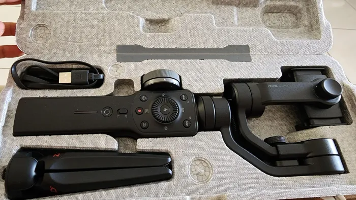 Gimbal Estabilizador para Celular Zhiyun Smooth 4