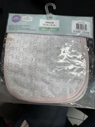 abador par bebe em tecido flanela impermeavel no verso 