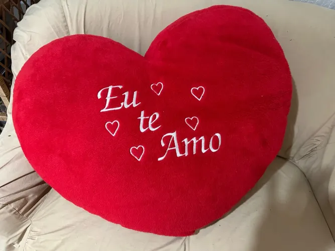 Almofada de coração com mensagem