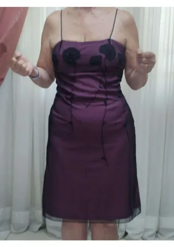 Vestido cor vinho, em filó bordado, tamanho M