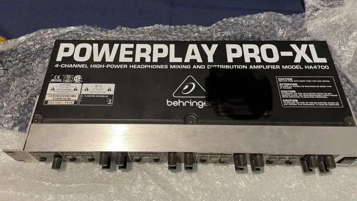 Powerplay Behringer Ha4700 4 Canais Semi Novo