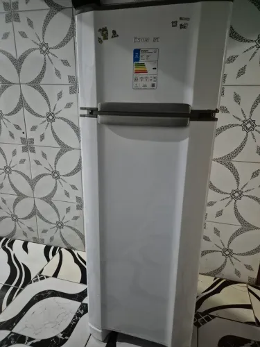 Geladeira Semi nova