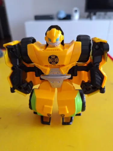 Boneco Transformers Bumblebee - Robô