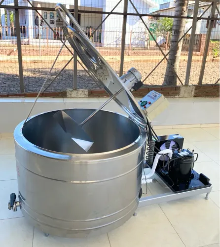 Tina Misturador 300 Litros Tanque Caldas Açaí Sorvetes Caldas Sucos Agua de Coco