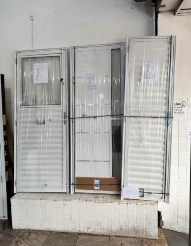 DORETO DA FÁBRICA PORTAS DE ALUMÍNIO 
