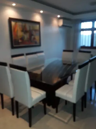 Conjunto mesa e cadeiras. Pagamento direto comigo é ver o produto pagar e levar.
