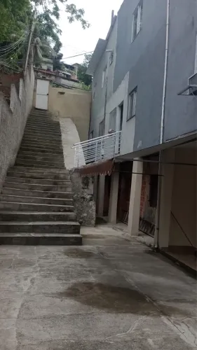 Aluga-se casa em Nova Iguaçu - Nova América