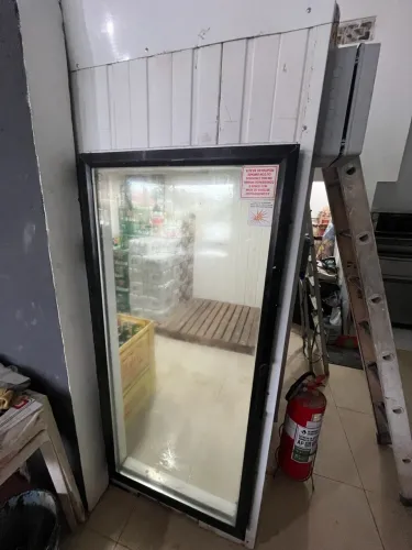 Câmara com Porta de vidro