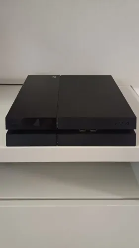 Playstation 4 - modelo fat + 2 controles