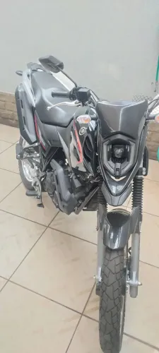 MOTO SEM DETALHES...APENAS 475KM