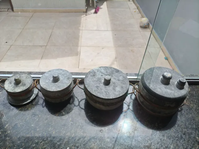 Conjunto de panelas de pedra sabão
